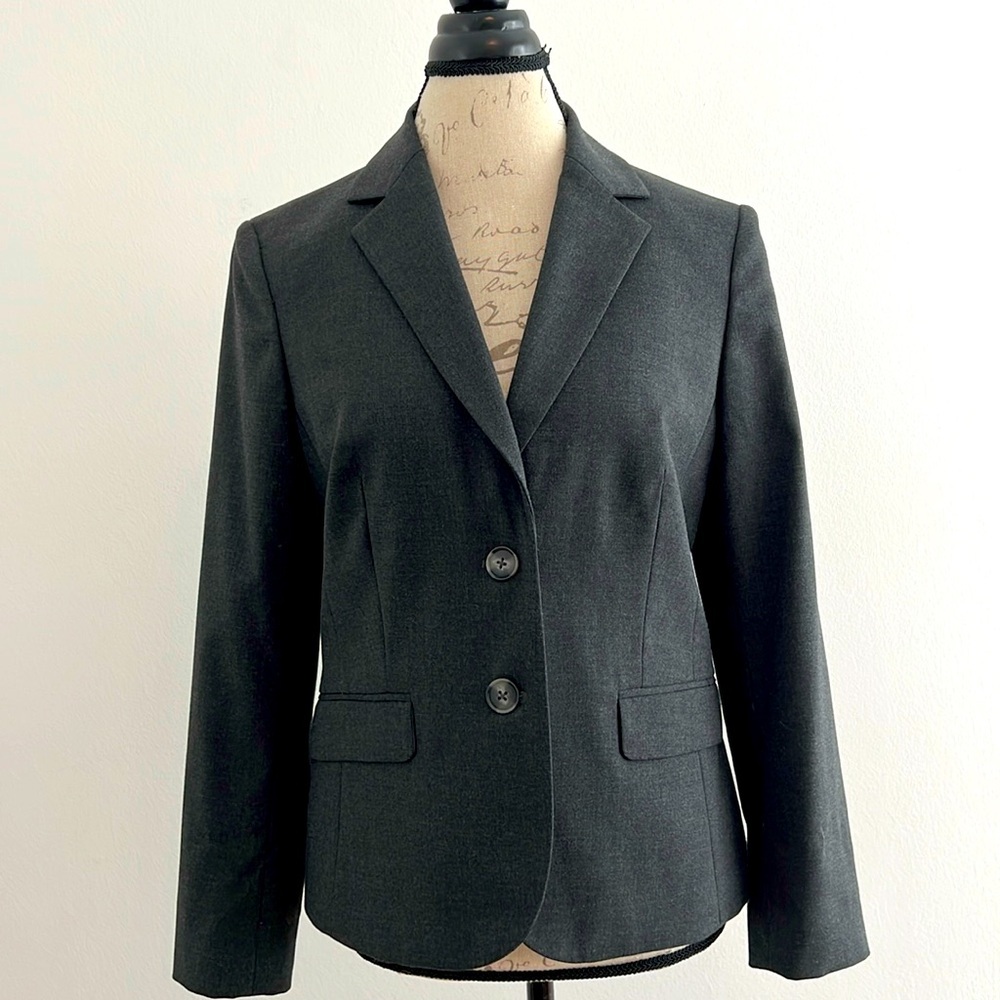 NWT Jones New York Gray Blazer Size 10